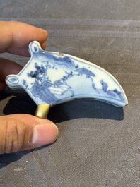 Three Chinese blue and white incense boxes and covers for the Japanese market, late Ming, 17th C.