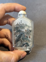 Six various Chinese porcelain and glass snuff bottles, 19th C.