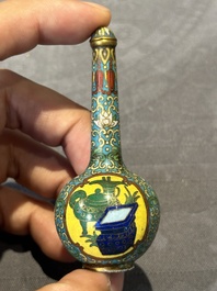 Six Chinese cloisonn&eacute; snuff bottles, Qianlong mark, 19/20th C.