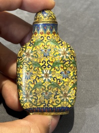 Six Chinese cloisonn&eacute; snuff bottles, Qianlong mark, 19/20th C.