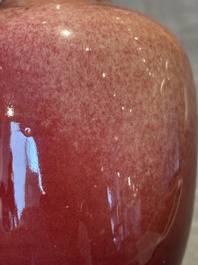 A Chinese monochrome peachbloom-glazed vase, Qianlong mark, 19/20th C.