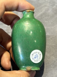 Nine monochrome Chinese porcelain and glass snuff bottles, 19/20th C.