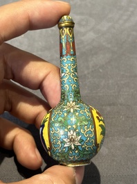 Six Chinese cloisonn&eacute; snuff bottles, Qianlong mark, 19/20th C.