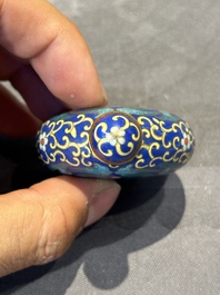 Six Chinese cloisonn&eacute; snuff bottles, Qianlong mark, 19/20th C.