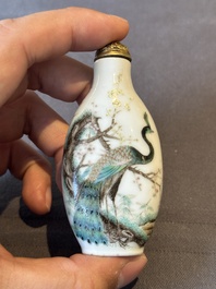 Six various Chinese porcelain and glass snuff bottles, 19th C.