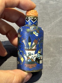 Six Chinese cloisonn&eacute; snuff bottles, Qianlong mark, 19/20th C.
