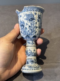 A varied collection of Chinese porcelain, Kangxi and later