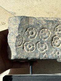 Five Gandhara grey schist frieze fragments with narrative design, 1/5th C.