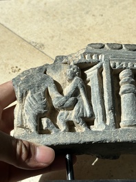 Five Gandhara grey schist frieze fragments with narrative design, 1/5th C.