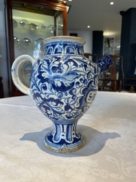 A blue and white Antwerp maiolica 'a foglie' wet drug jar, 2nd half 16th C.