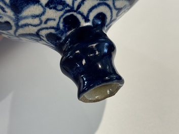 A blue and white Antwerp maiolica 'a foglie' wet drug jar, 2nd half 16th C.