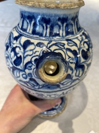 A blue and white Antwerp maiolica 'a foglie' wet drug jar, 2nd half 16th C.