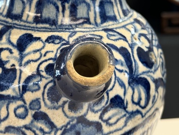 A blue and white Antwerp maiolica 'a foglie' wet drug jar, 2nd half 16th C.