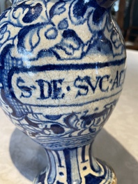 A blue and white Antwerp maiolica 'a foglie' wet drug jar, 2nd half 16th C.