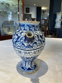 A blue and white Antwerp maiolica 'a foglie' wet drug jar, 2nd half 16th C.
