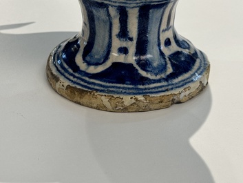 A blue and white Antwerp maiolica 'a foglie' wet drug jar, 2nd half 16th C.