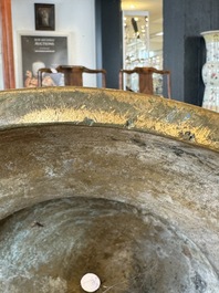 A Chinese bronze 'dragon' bell, 19th C.