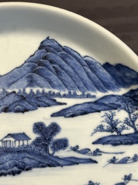 A rare Chinese blue and white 'Bleu de Hue' plate for the Vietnamese market, Quốc bửu v&ocirc; h&agrave; 國寶無暇 seal mark, 19th C.