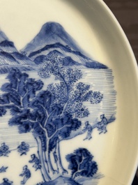 A rare Chinese blue and white 'Bleu de Hue' plate for the Vietnamese market, B&iacute;ch ngọc 壁玉 seal mark, 19th C.