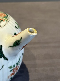 A Chinese famille verte 'phoenixes and peonies' teapot, Kangxi