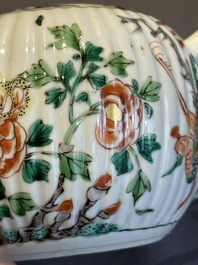 A Chinese famille verte 'phoenixes and peonies' teapot, Kangxi