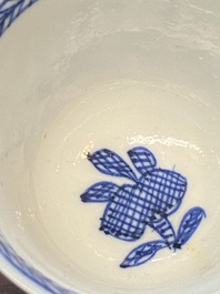 15 Chinese blue and white cups and 19 saucers, Kangxi/Yongzheng