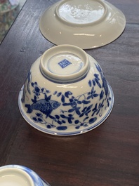 15 Chinese blue and white cups and 19 saucers, Kangxi/Yongzheng