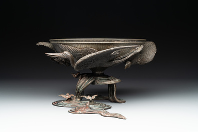 A Japanese copper, bronze and pewter Ikebana vessel, signed Kimura Toun 木村渡雲, Meiji, 19th C.