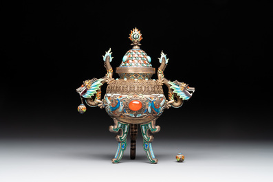 A Chinese enamelled silver incense burner, a covered opium box, a square box and a cloisonn&eacute; covered box, 19/20th C.