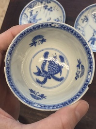 15 Chinese blue and white cups and 19 saucers, Kangxi/Yongzheng
