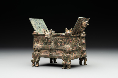 A Chinese archaic bronze ding-shaped cosmetic box, Spring and Autumn period