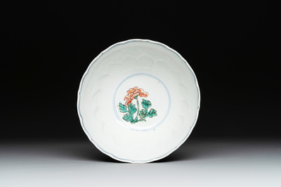 A Chinese famille verte bowl with floral design, Chenghua mark, Kangxi