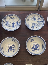 15 Chinese blue and white cups and 19 saucers, Kangxi/Yongzheng