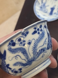 15 Chinese blue and white cups and 19 saucers, Kangxi/Yongzheng