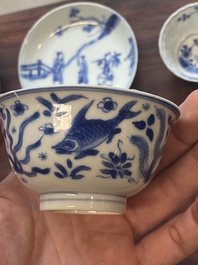 15 Chinese blue and white cups and 19 saucers, Kangxi/Yongzheng