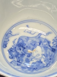 15 Chinese blue and white cups and 19 saucers, Kangxi/Yongzheng