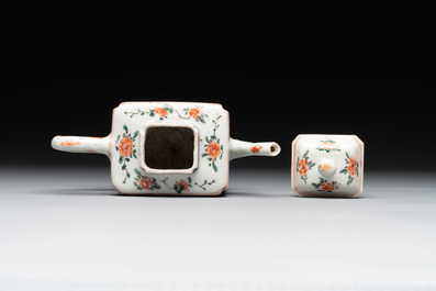 A Chinese famille verte rectangular 'lotus' teapot, Kangxi