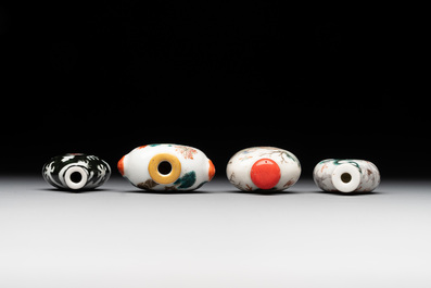 Four Chinese famille rose and verte snuff bottles, Qianlong and Tongzhi mark, 19th C.
