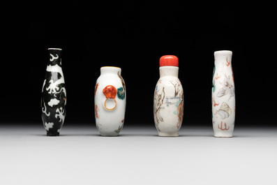 Four Chinese famille rose and verte snuff bottles, Qianlong and Tongzhi mark, 19th C.
