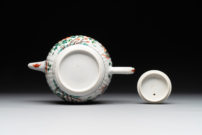 A Chinese famille verte 'phoenixes and peonies' teapot, Kangxi