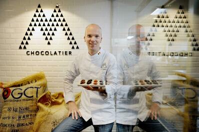 Chocolatier M: A unique XL selection of the finest chocolates and a Limited Edition Porsche