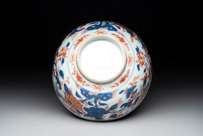 A collection of five Chinese Imari-style wares, Kangxi/Qianlong