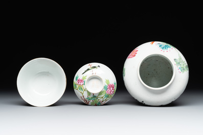 A varied collection of nine Chinese famille rose wares, 19/20th C.