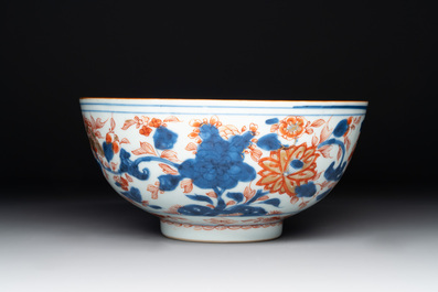 A collection of five Chinese Imari-style wares, Kangxi/Qianlong