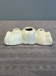 A Chinese ge-type 'shanzi' brush rest or water container, Qianlong