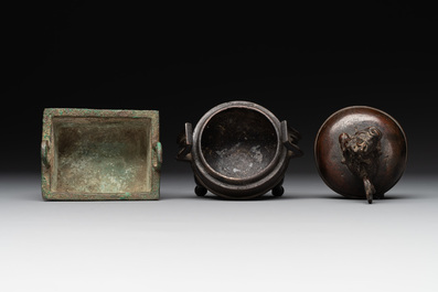 Two Chinese archaistic miniature bronze censers, one with cover, 'ding 鼎', Song