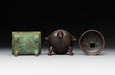 Two Chinese archaistic miniature bronze censers, one with cover, 'ding 鼎', Song