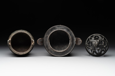 Two Chinese archaistic bronze censers, one with cover, 'ding 鼎', Song/Yuan