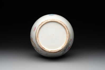 A fine Chinese famille rose vase with figural design, Yongzheng