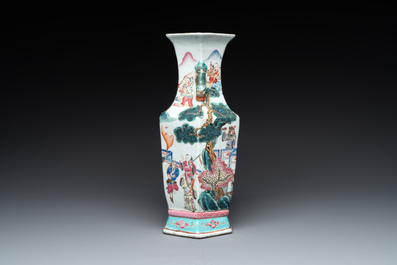 A collection of six Chinese blue and white, famille rose and verte wares, Kangxi and Tongzhi mark, 19/20th C.